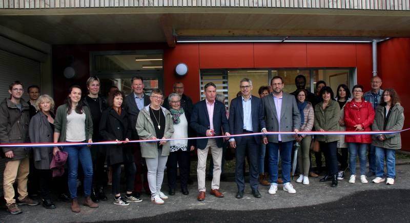 La nouvelle classe maternelle inaugur�e