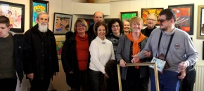L'atelier de peinture d'Envol Is�re Autisme expose � la Biblioth�que